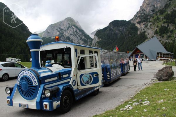Italia - Munții Dolomiti văzuți printre picături