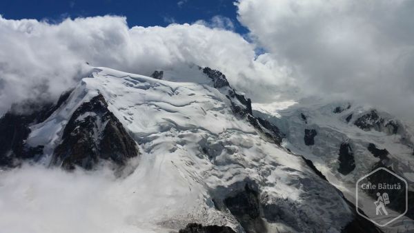 Franța - Mont Blanc văzut de la Aiguille du Midi