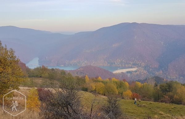 Vârful Corneanu - o belvedere superbă spre Barajul Paltinu