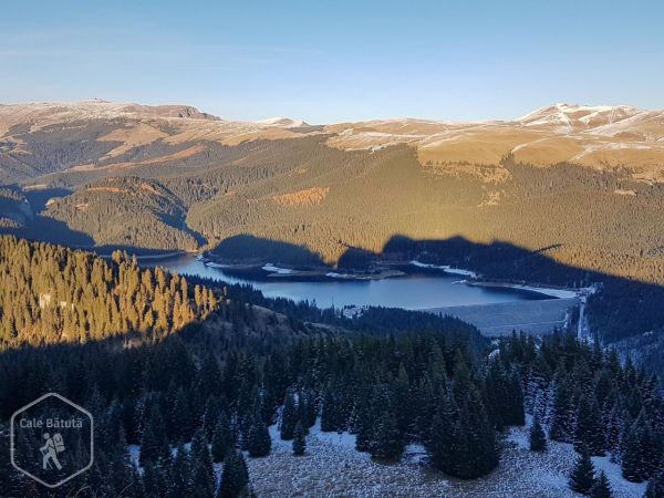 Lacul Bolboci văzut de la Podu' cu Florile