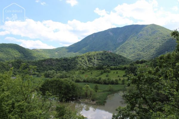 Serbia - Muntele Athos al Serbiei (Ovčar-Kablar), cheile ce ascund peste 300 de mănăstiri