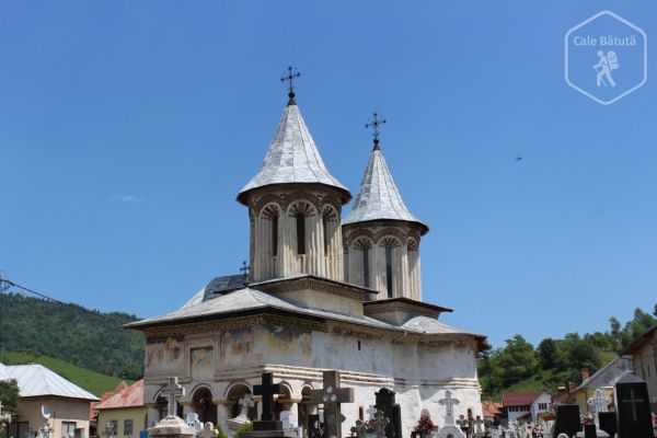 Biserica veche din Rucăr