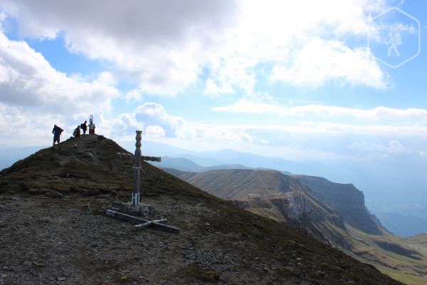 Vârful Bucura Dumbravă (2503 m)