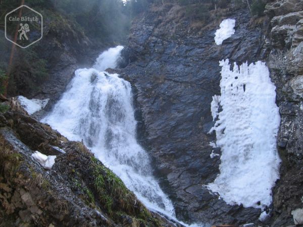 Cascada Vălul Miresei de la Răchițele