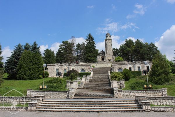 Mausoleul de la Mateiaș