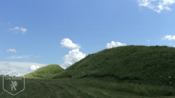 Piramide de pământ de la Șona