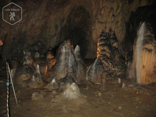 Peștera Muierilor