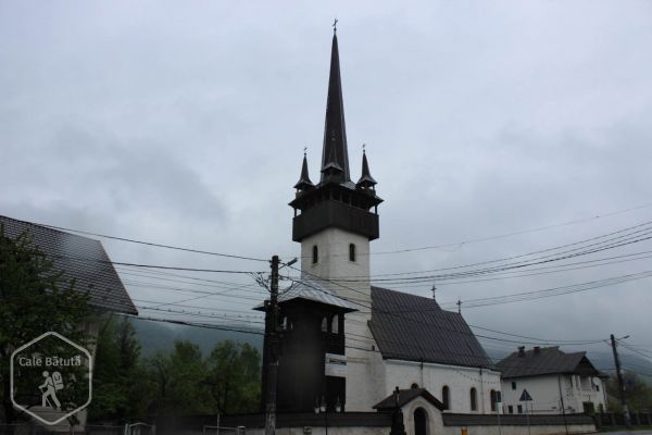 Biserica de zid din Tăuții de Sus